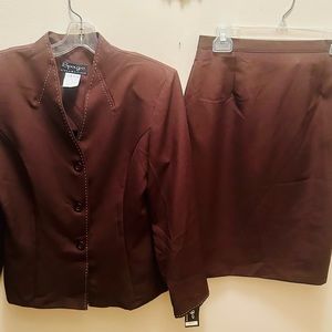Spago brand 2 piece suit jacket & skirt brown size 8